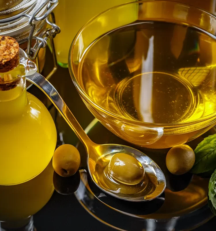olive-oil-green-olives